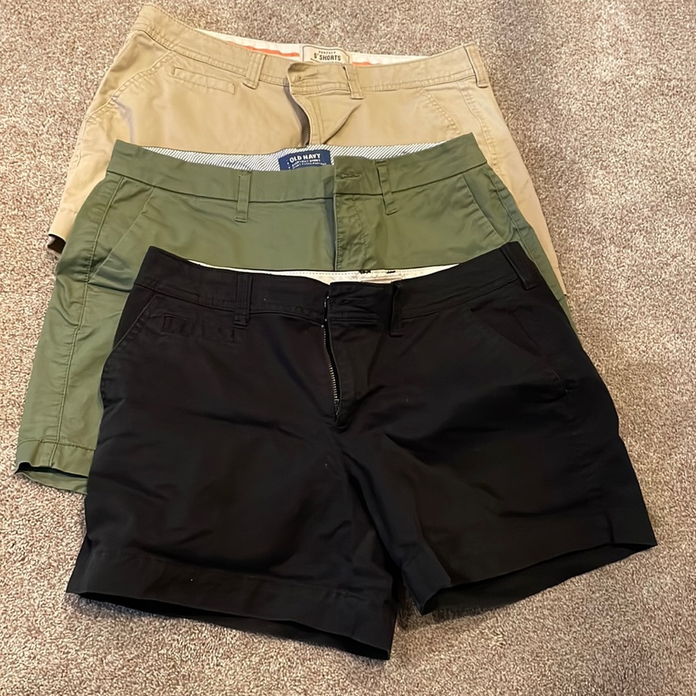 Old Navy women’s shorts size 6.  5”. Black, khaki, olive.  good used condition.
